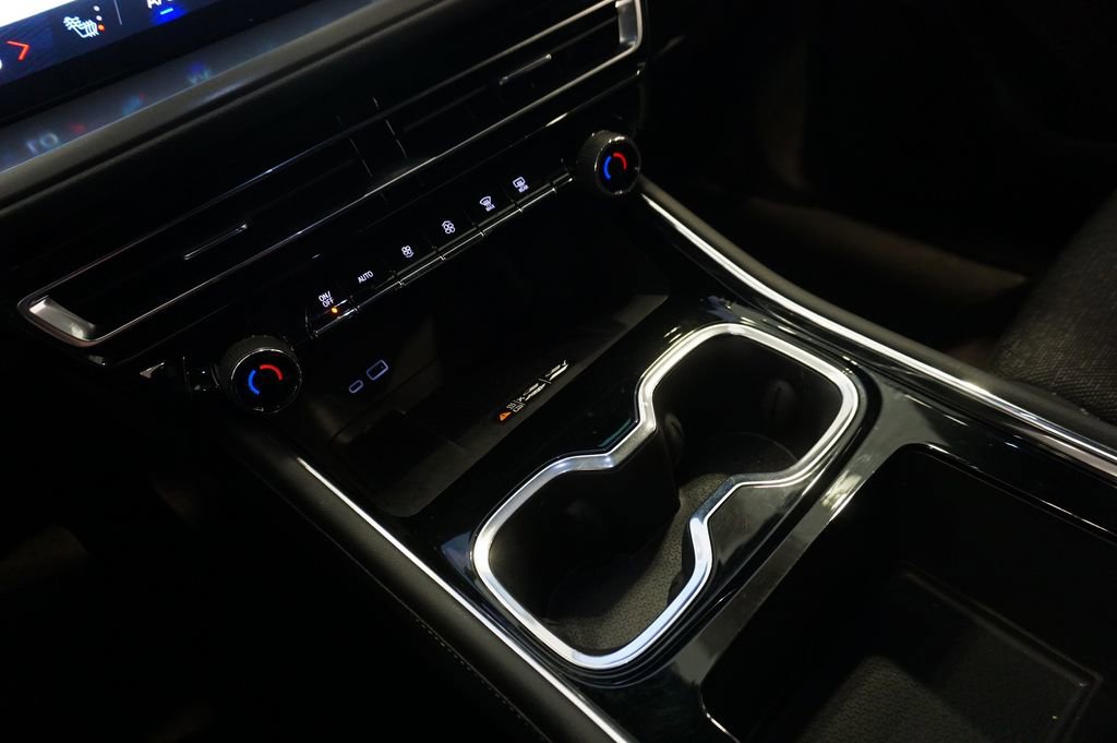 New 2026 Chevrolet Traverse LT image 15