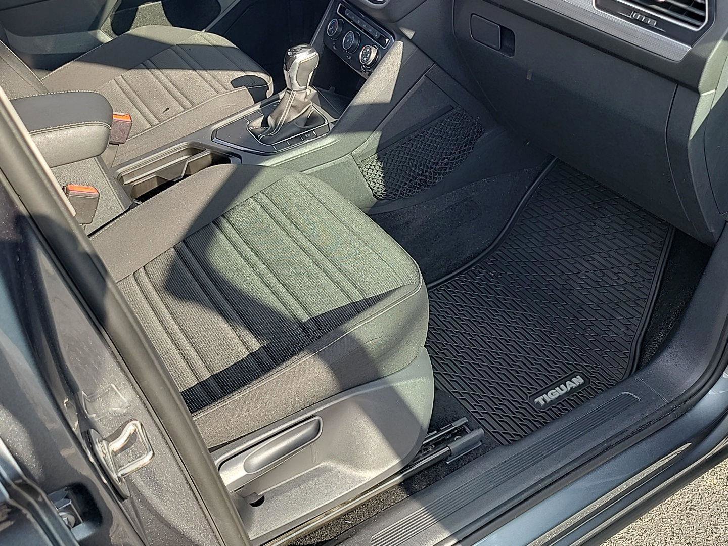 Certified 2024 Volkswagen Tiguan S image 33