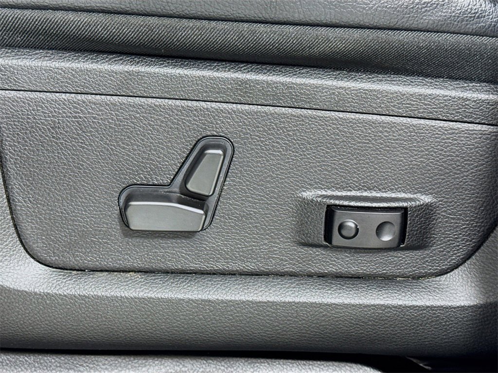 Used 2022 RAM 3500 Laramie w/ Night Edition image 19