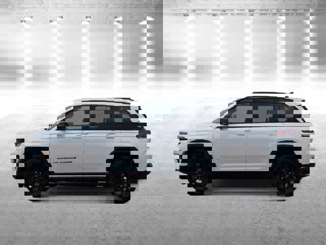 Used 2025 Jeep Grand Cherokee Altitude image 5