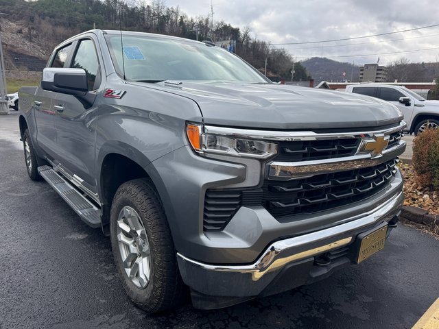 Used 2024 Chevrolet Silverado 1500 LT w/ Z71 Off-Road Package image 23