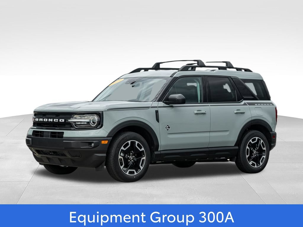 Used 2023 Ford Bronco Sport Outer Banks w/ Tech Package AWD/4WD image 3