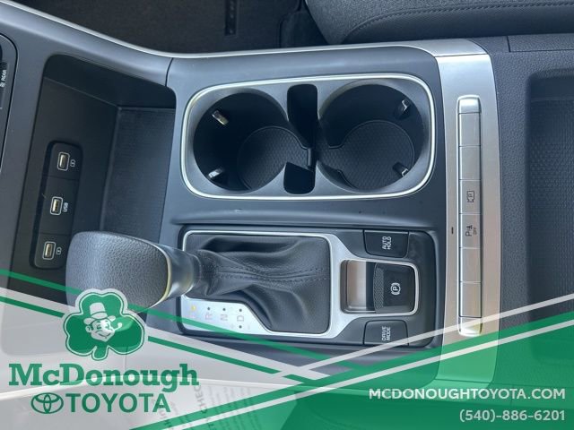 Used 2023 Kia Carnival LX image 15