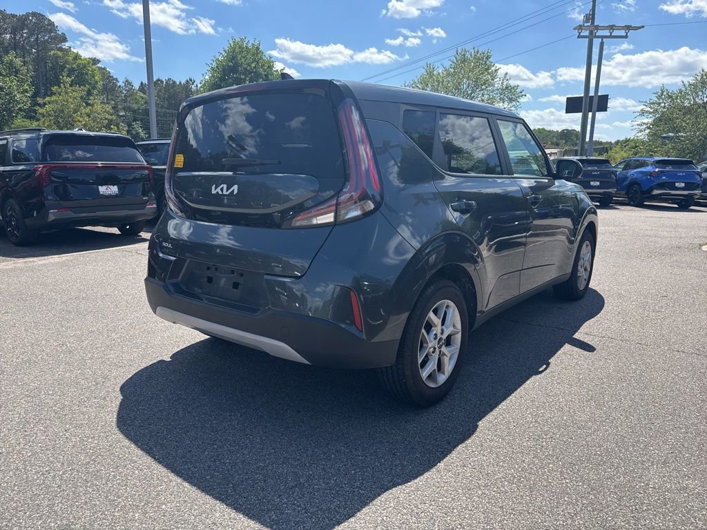 Used 2023 Kia Soul LX w/ LX Technology Package FWD image 5
