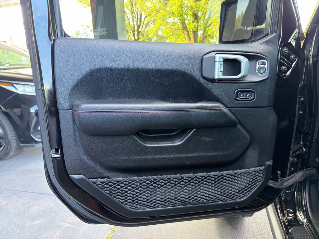 Used 2018 Jeep Wrangler Unlimited Rubicon AWD/4WD image 22