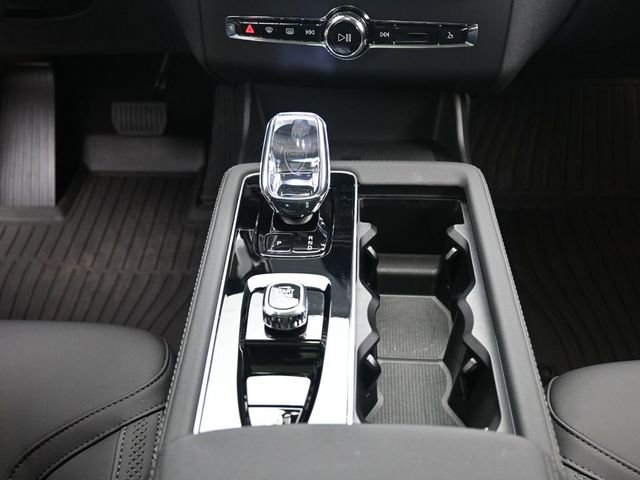 Used 2025 Volvo XC90 B6 Core w/ Protection Package image 13