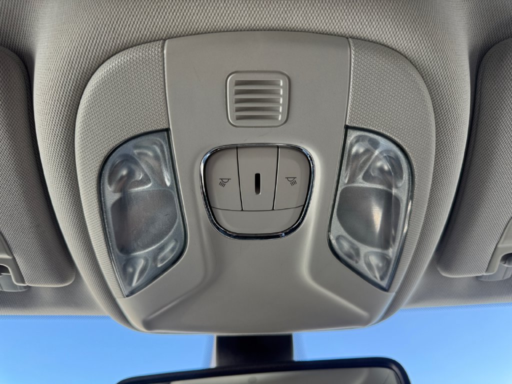 Used 2020 Jeep Compass Latitude w/ Popular Equipment Group AWD/4WD image 32