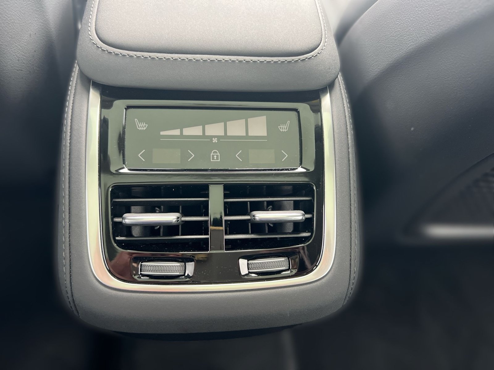 Used 2026 Volvo XC90 B6 Plus AWD/4WD image 19