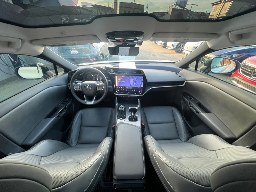 Used 2023 Lexus RZ 450e Premium image 22
