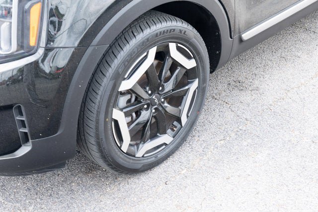Used 2025 Kia Telluride S FWD image 9