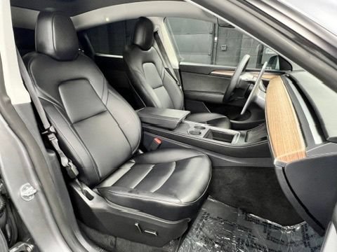 Used 2025 Tesla Model Y Long Range AWD/4WD image 5