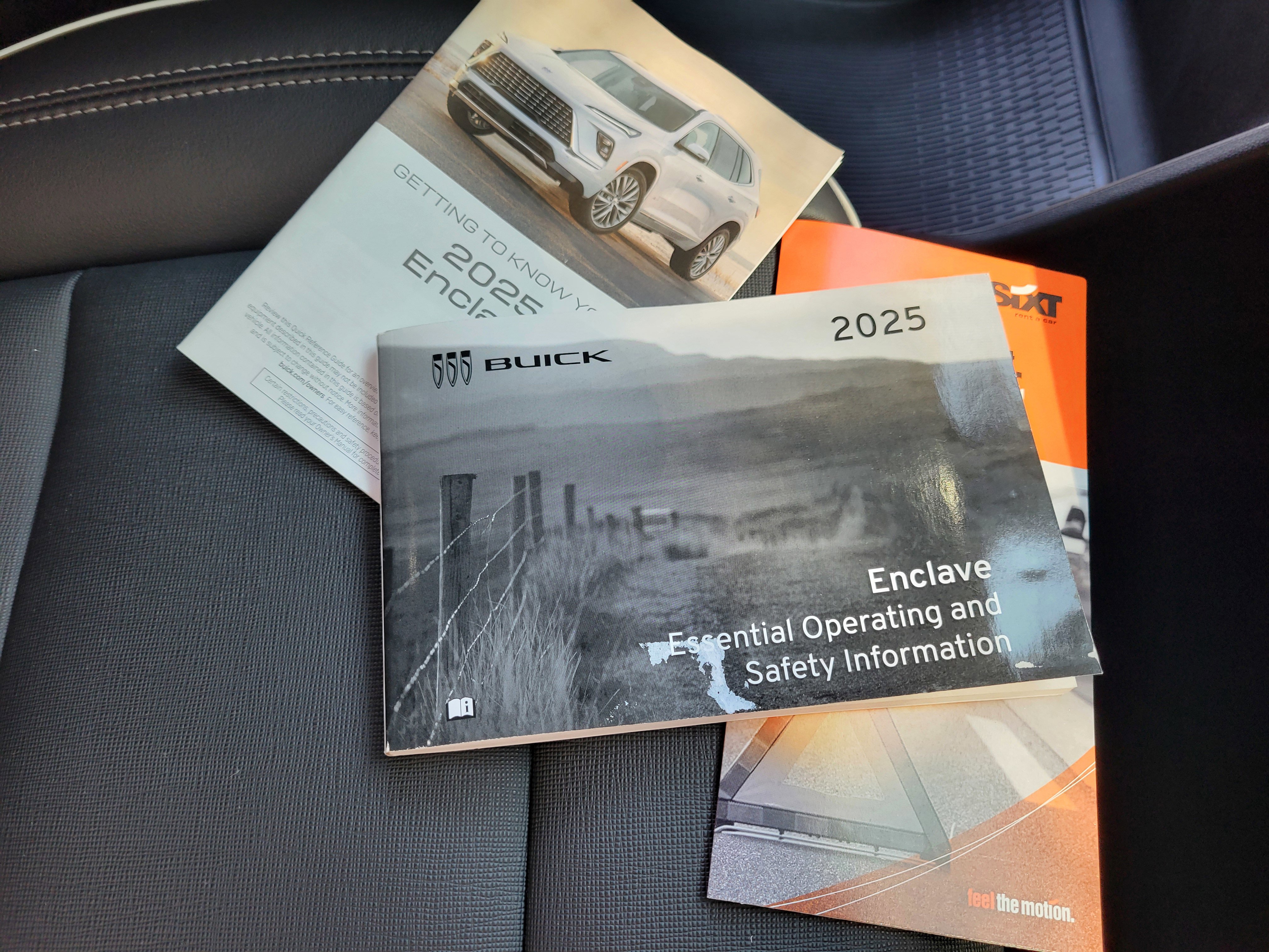 Certified 2025 Buick Enclave Preferred FWD image 46