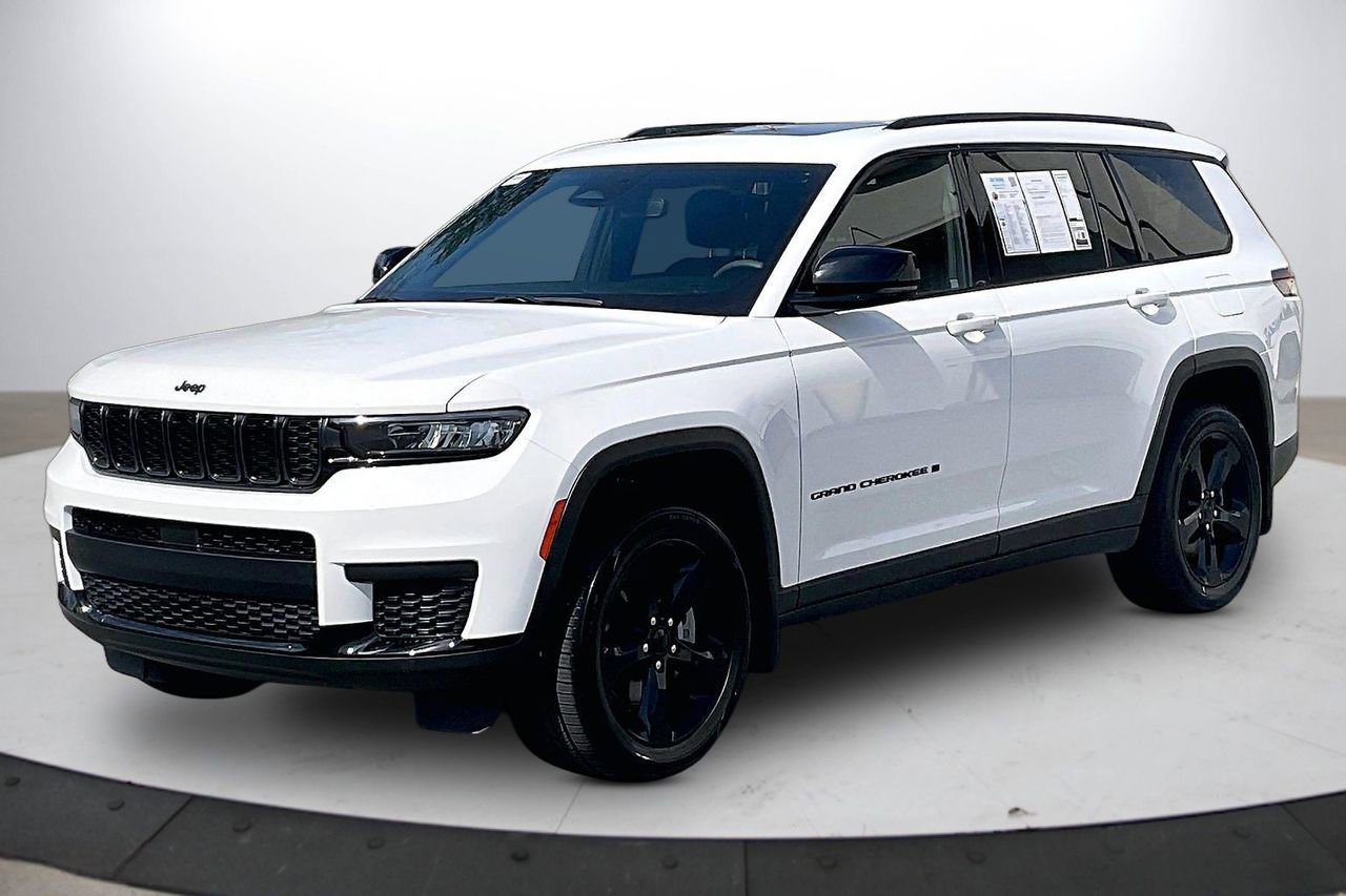 Certified 2023 Jeep Grand Cherokee L Laredo image 4