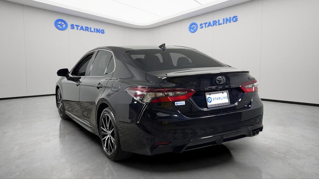 Used 2021 Toyota Camry SE FWD image 6