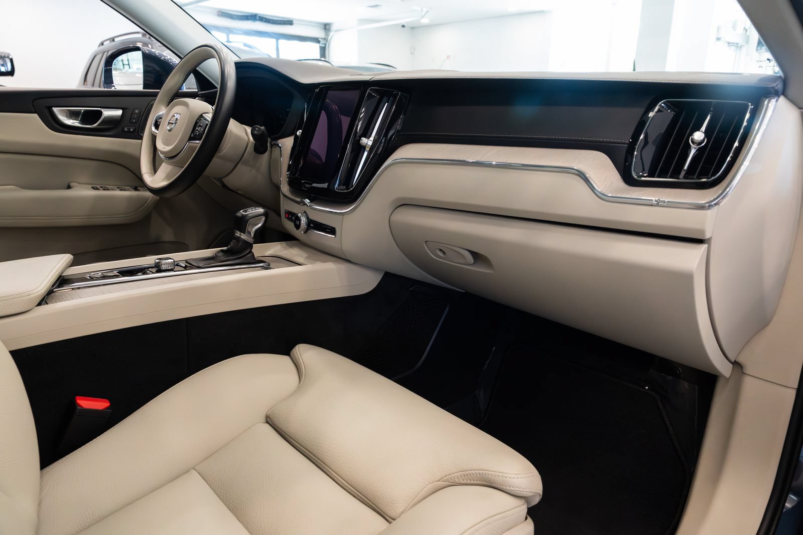 Used 2019 Volvo XC60 T5 Inscription AWD/4WD image 26