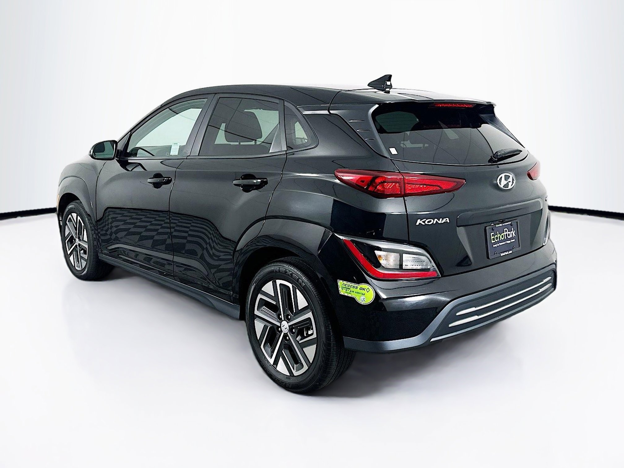Used 2023 Hyundai Kona SE FWD image 5
