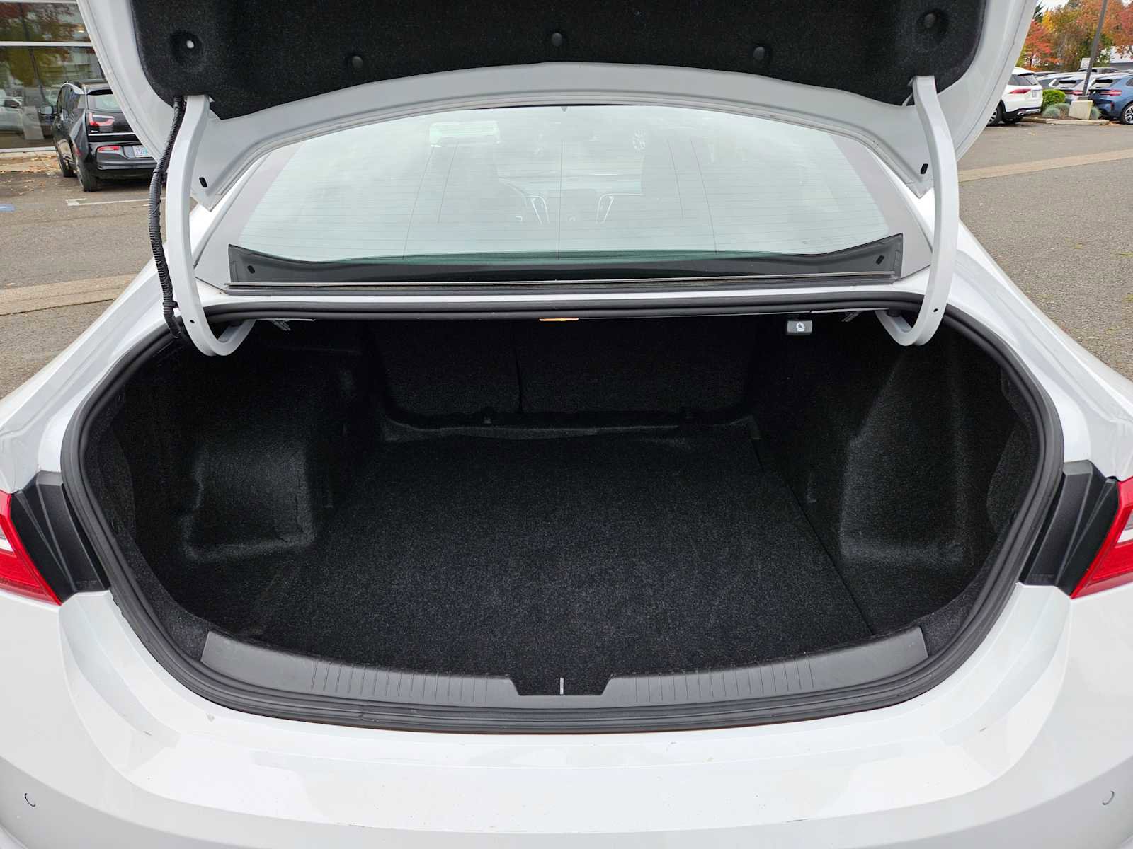 Used 2024 Chevrolet Malibu LT image 36