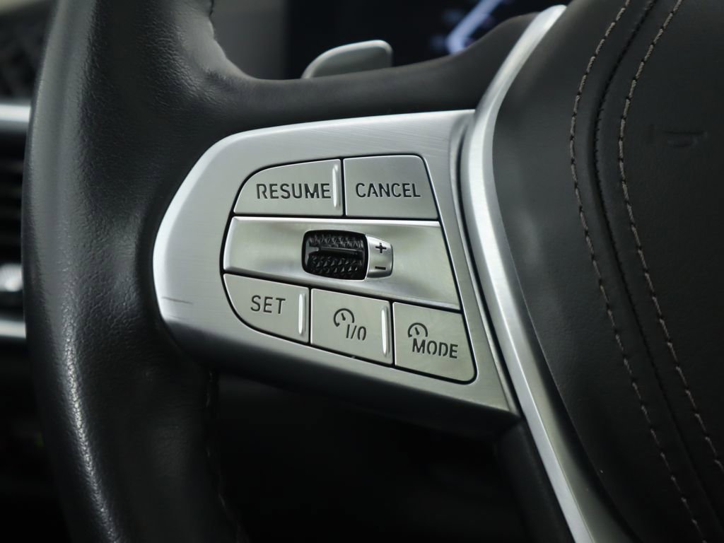 Used 2023 BMW X7 xDrive40i w/ Premium Package image 11