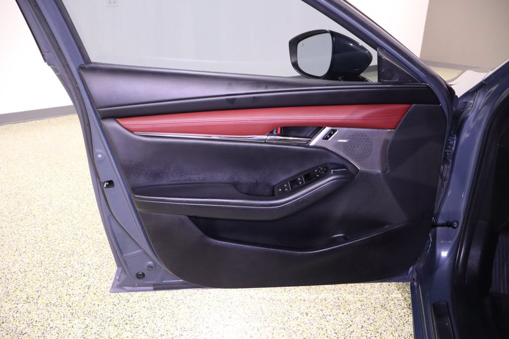 Used 2020 MAZDA MAZDA3 Hatchback w/ Premium Package FWD image 35
