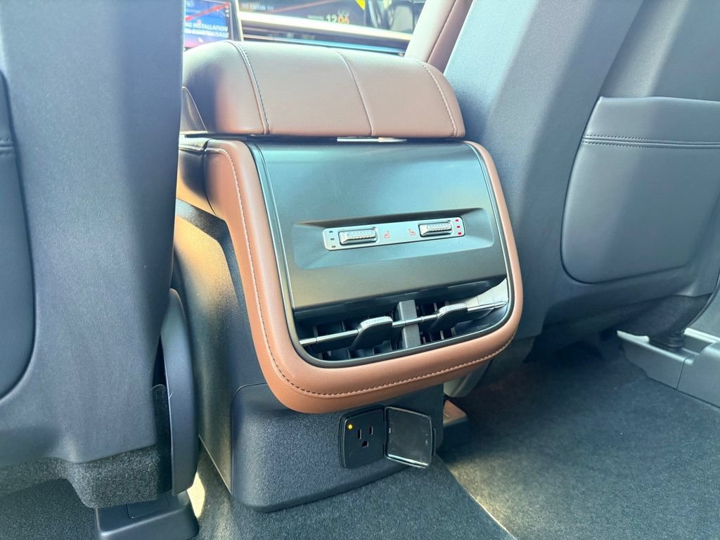 New 2026 Lincoln Nautilus Reserve w/ Jet Appearance Package AWD/4WD image 12