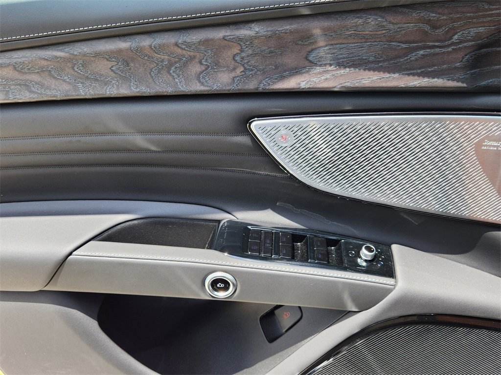 New 2025 Maserati Grecale GT image 12