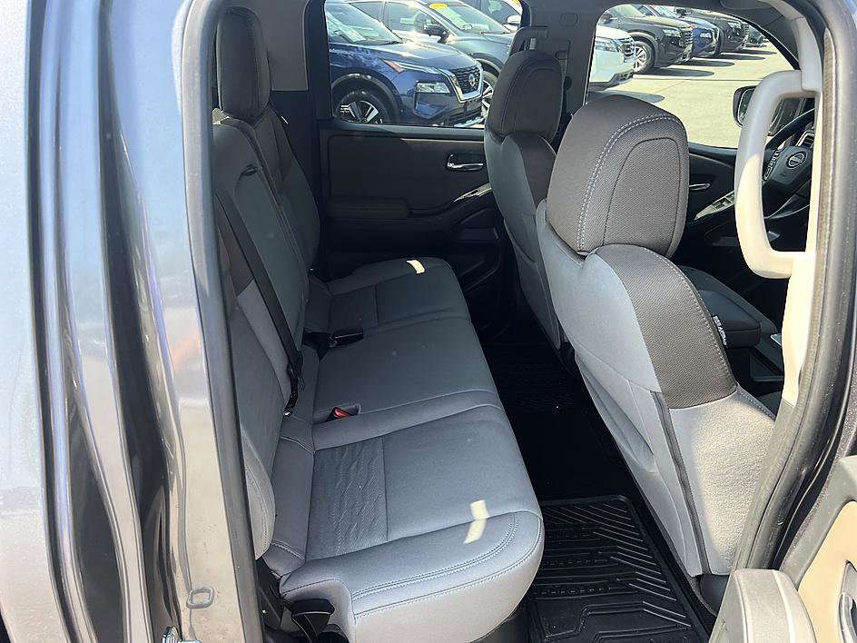 Certified 2022 Nissan Frontier SV w/ Technology Package RWD image 16