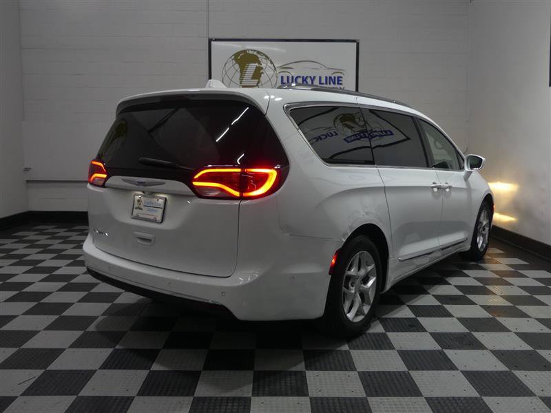 Used 2018 Chrysler Pacifica Touring-L Plus w/ Advanced Safetytec Group FWD image 9