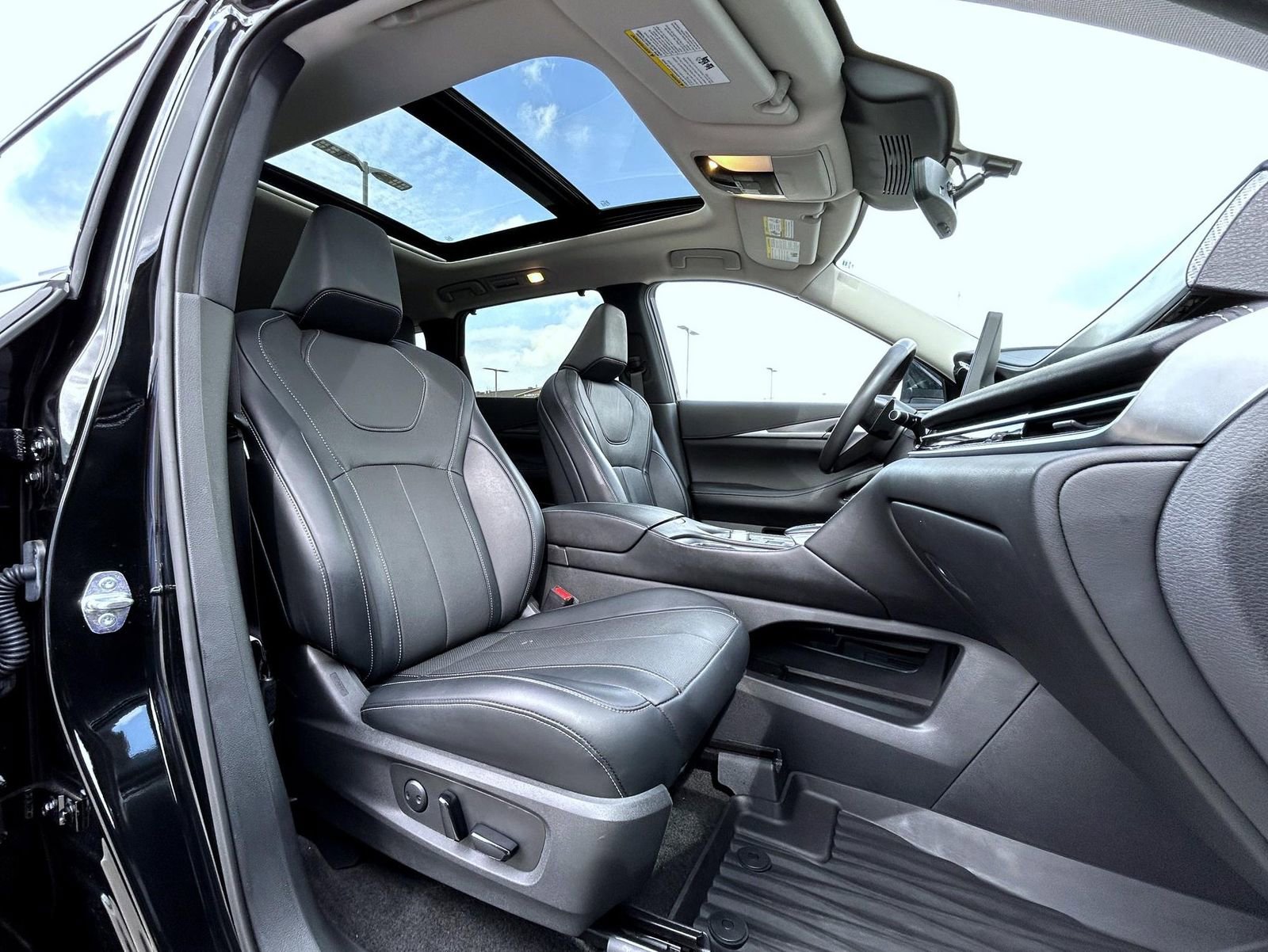 Used 2023 INFINITI QX60 Luxe image 15