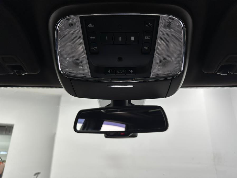 Used 2014 Jeep Grand Cherokee Overland image 47