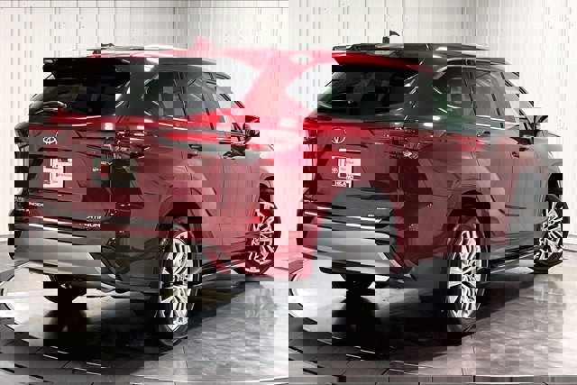 Used 2026 Toyota Highlander Platinum image 13