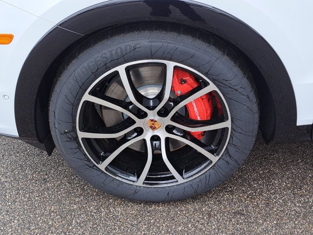 New 2026 Porsche Cayenne GTS AWD/4WD image 13