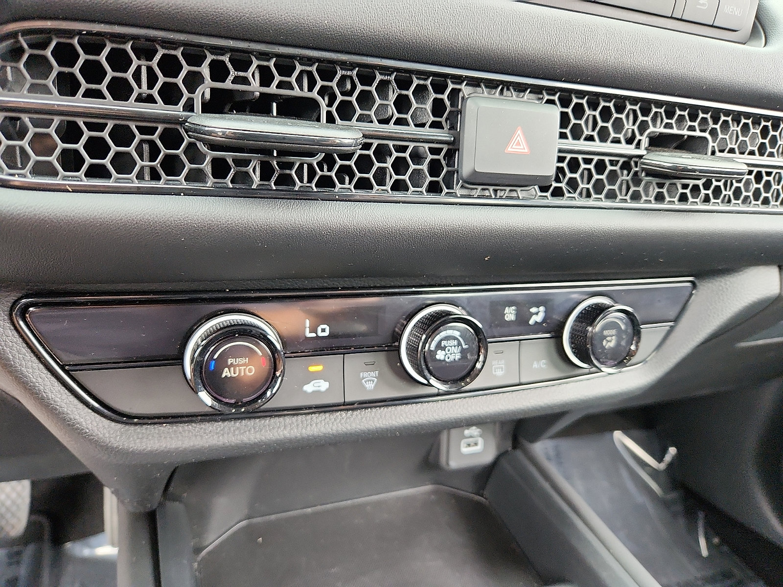 Used 2024 Honda HR-V LX image 16