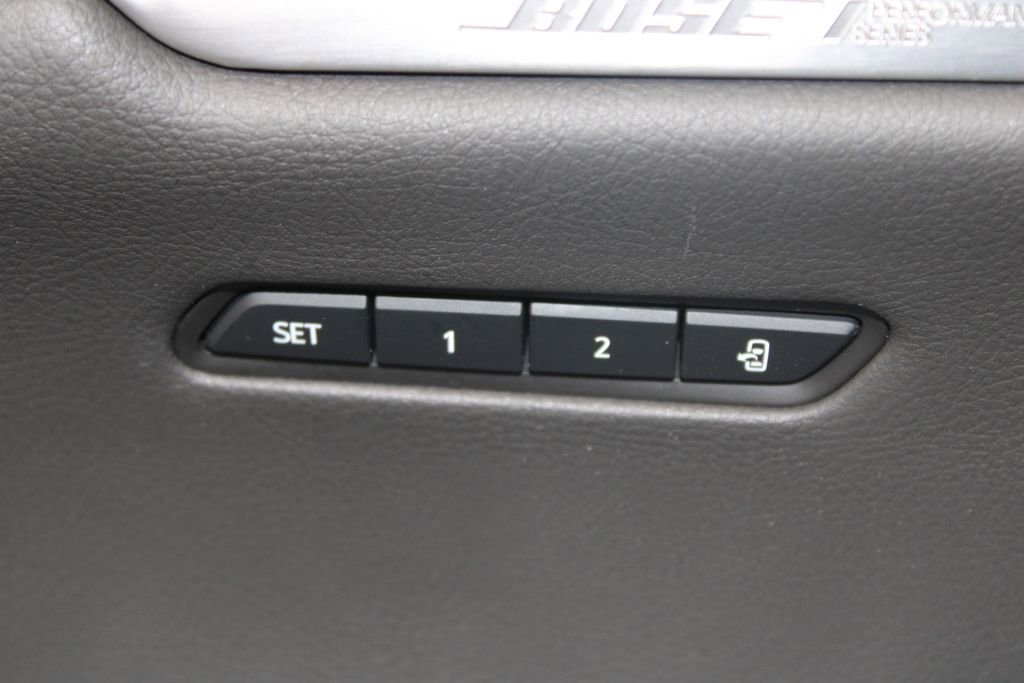 Used 2025 Cadillac XT6 Premium Luxury image 45