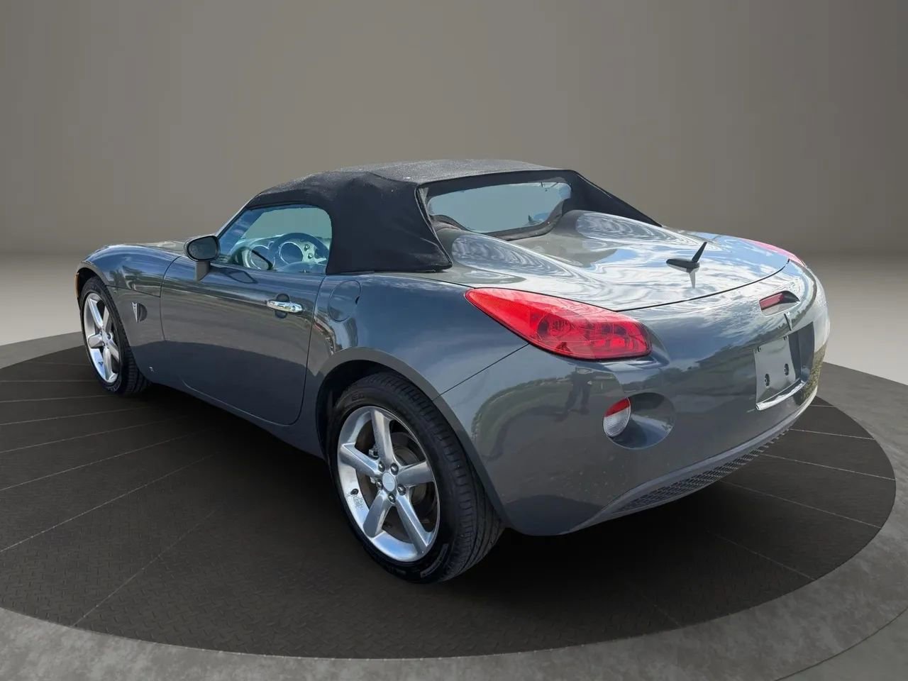 Used 2009 Pontiac Solstice Convertible w/ Preferred Package RWD image 17