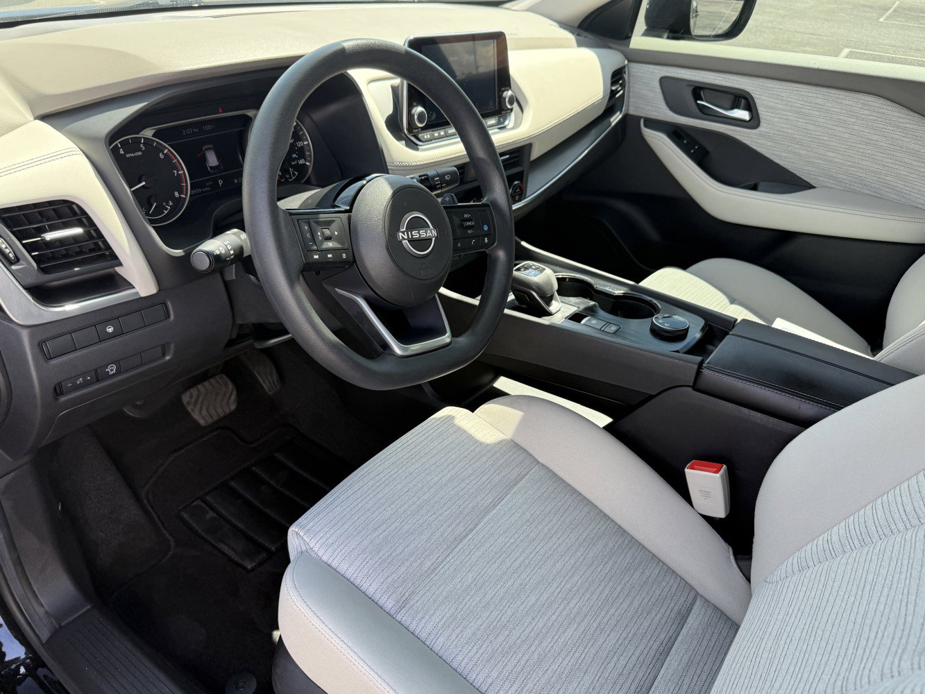 Used 2023 Nissan Rogue SV AWD/4WD image 10
