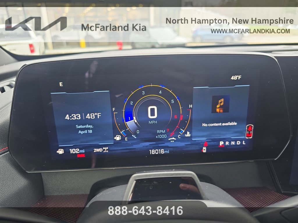 Used 2025 Chevrolet Traverse RS image 16