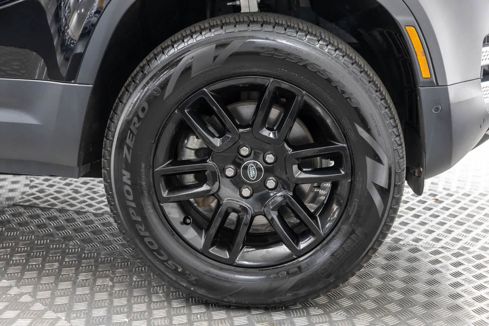 Used 2025 Land Rover Defender 110 S image 46