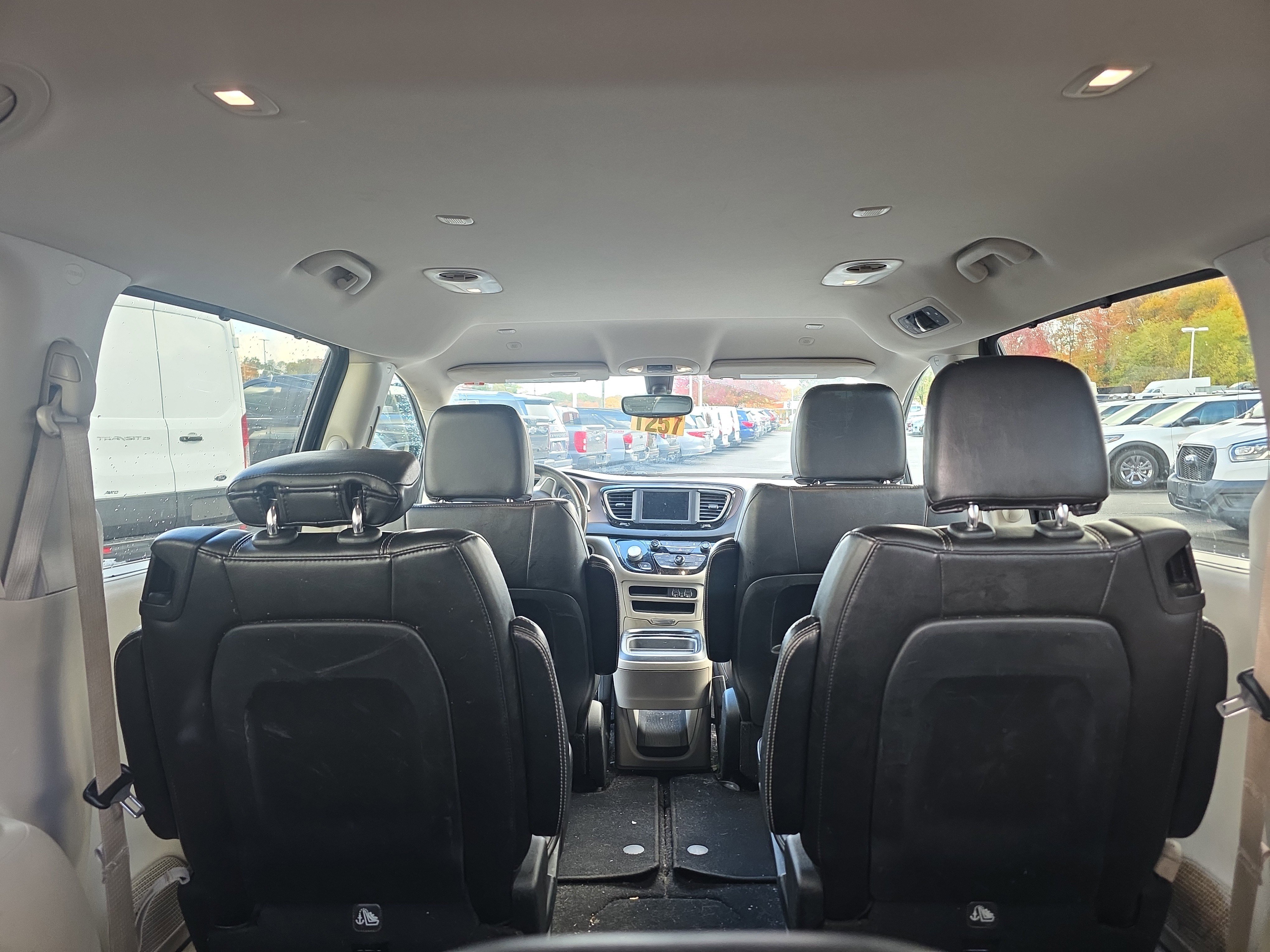 Used 2021 Chrysler Voyager Lxi image 20