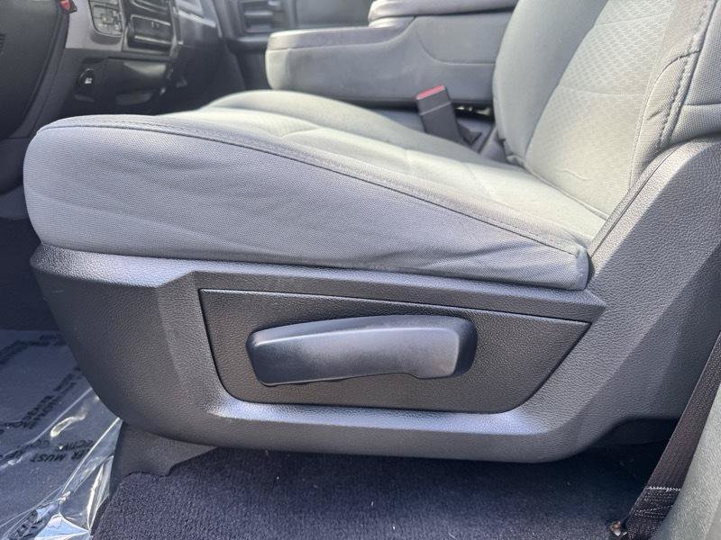 Used 2018 RAM 1500 Express w/ Black Ram 1500 Express Group AWD/4WD image 20