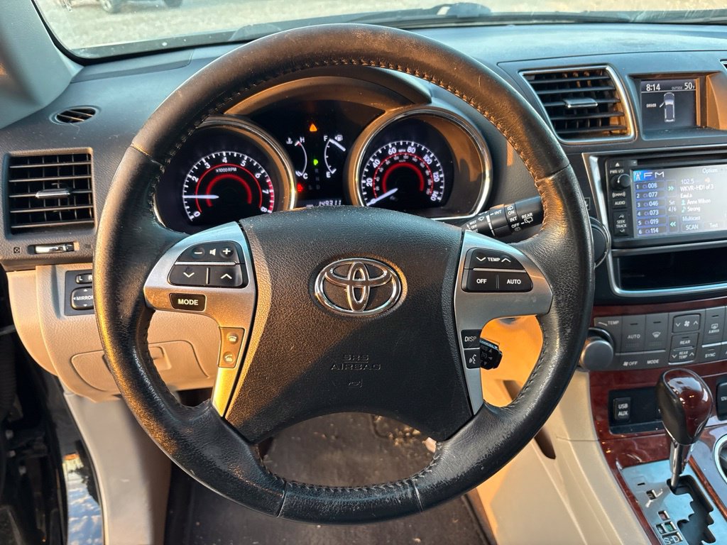 Used 2013 Toyota Highlander Limited AWD/4WD image 21