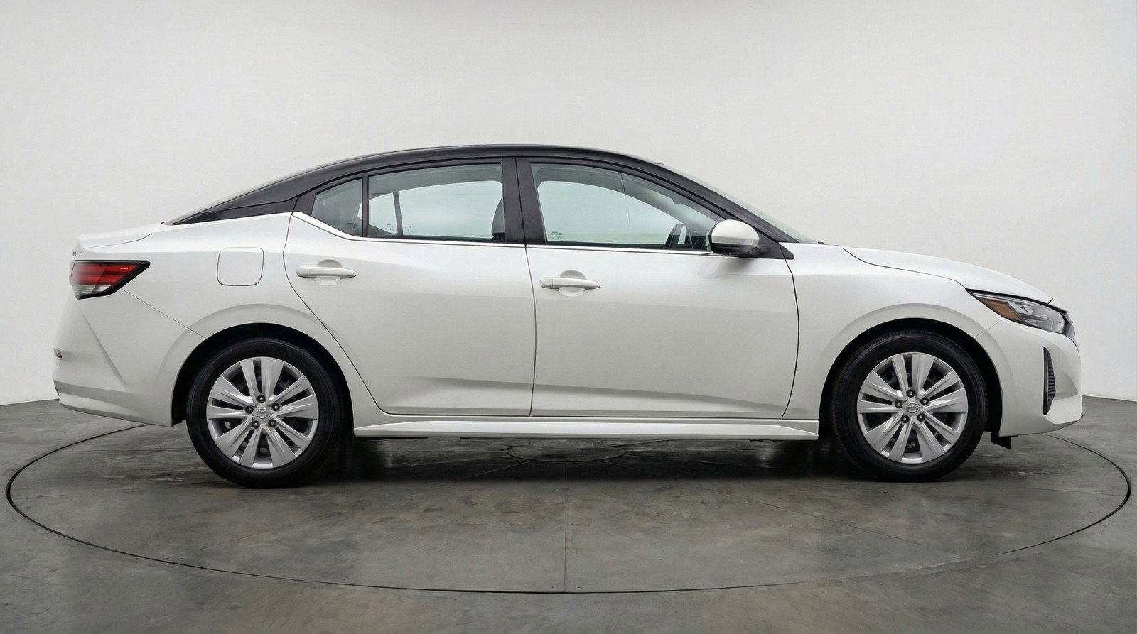 Used 2025 Nissan Sentra S FWD image 11