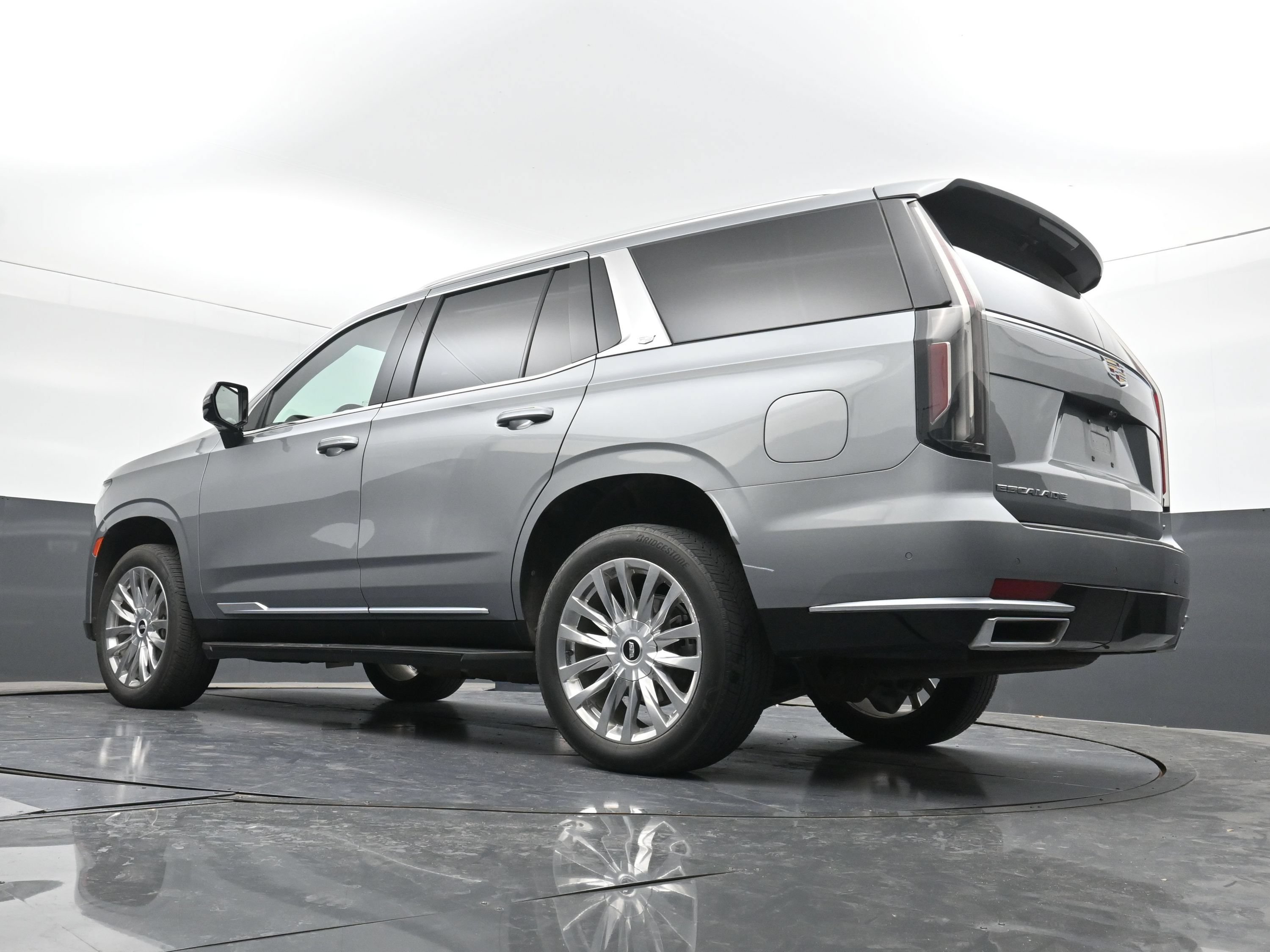 Used 2023 Cadillac Escalade Premium Luxury AWD/4WD image 30