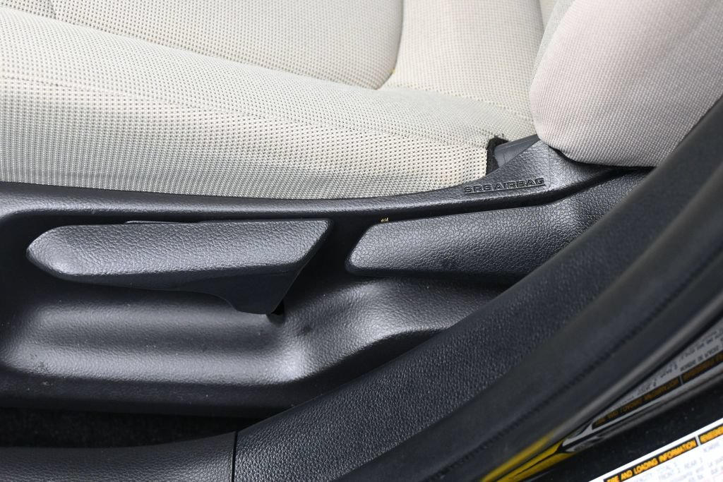 Used 2021 Toyota Corolla LE FWD image 12