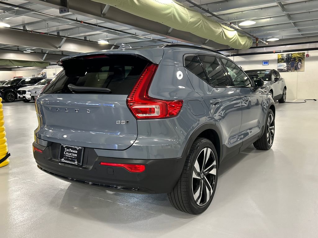 Certified 2023 Volvo XC40 B5 Plus w/ Protection Package Premier image 2