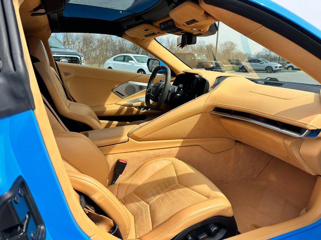 Used 2021 Chevrolet Corvette Stingray Premium Cpe w/ Z51 Performance Package image 9
