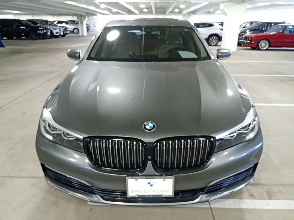 Used 2017 BMW 740i xDrive AWD/4WD image 2