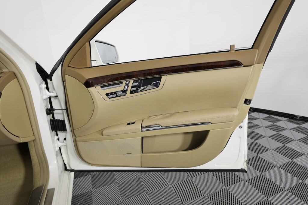 Used 2013 Mercedes-Benz S 550 4MATIC image 26