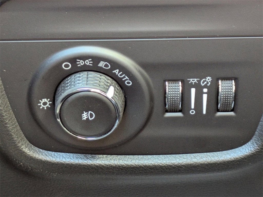 Used 2026 Jeep Grand Cherokee Limited image 27