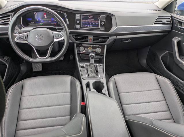 Used 2024 Volkswagen Jetta SE FWD image 16