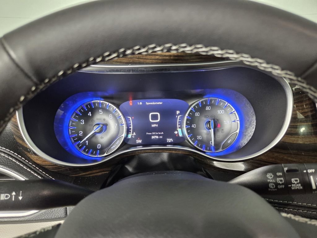 Certified 2024 Chrysler Pacifica Limited image 15